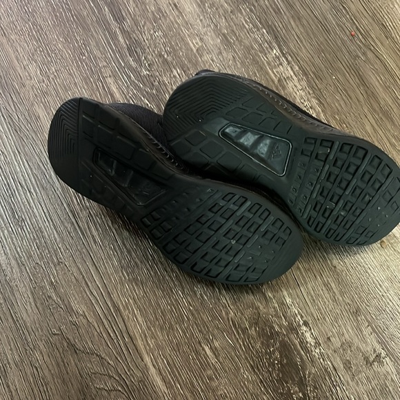 Sneakers - Picture 5 of 5